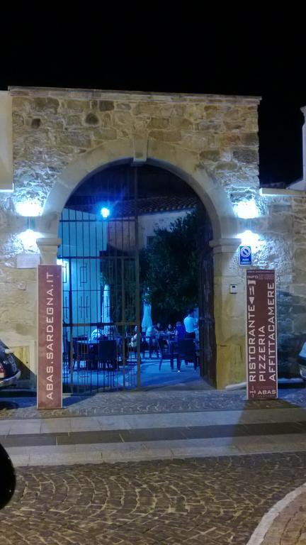 Abas Ristorante Pizzeria Affittacamere Ales Exterior photo